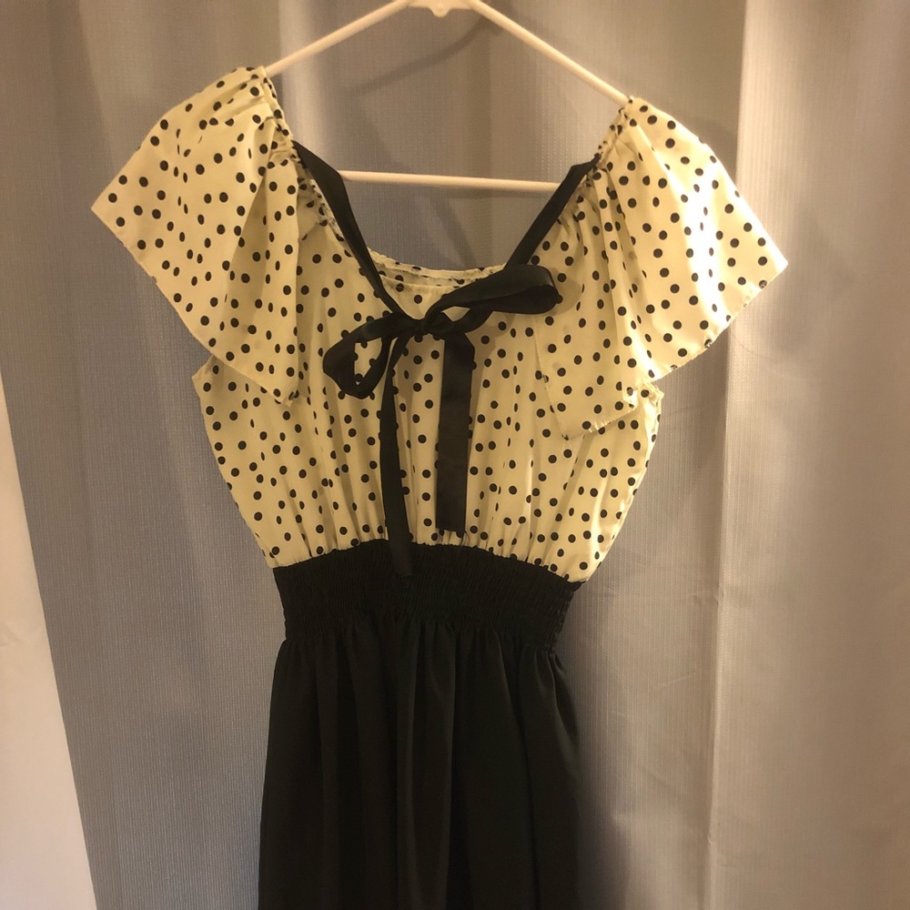 Dress - Picture 2 of 4